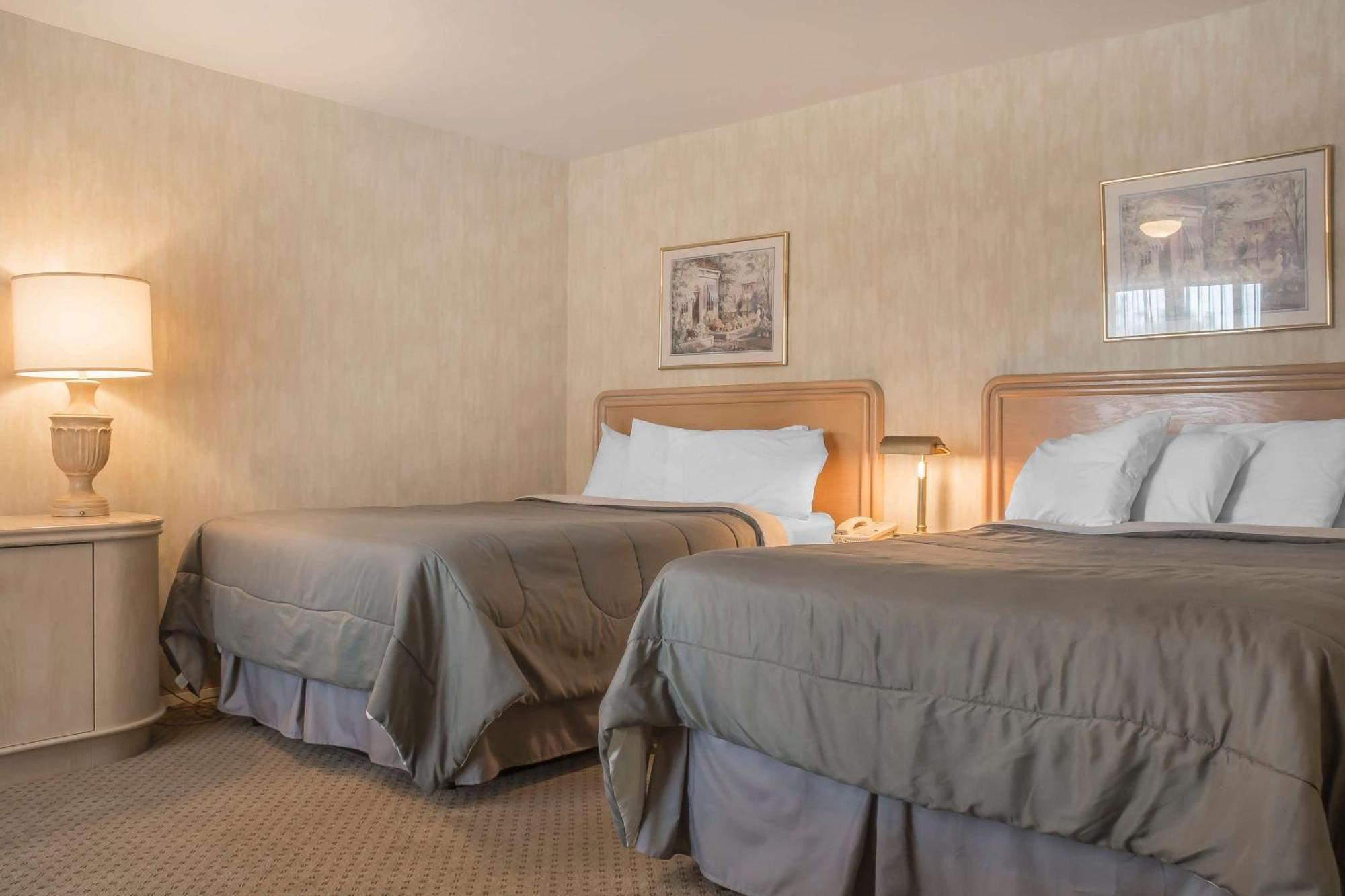 Rodeway Inn Fallsview Ниагарски водопад Екстериор снимка