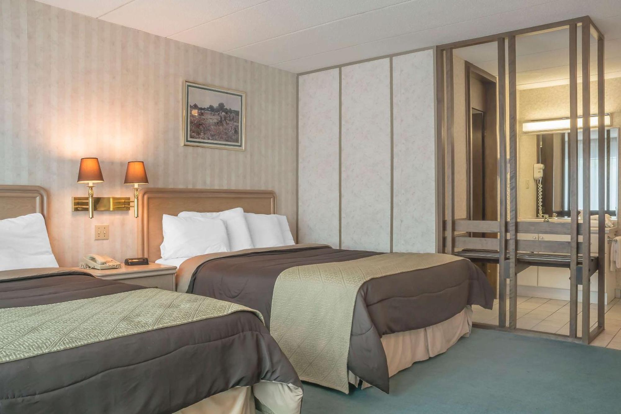 Rodeway Inn Fallsview Ниагарски водопад Екстериор снимка
