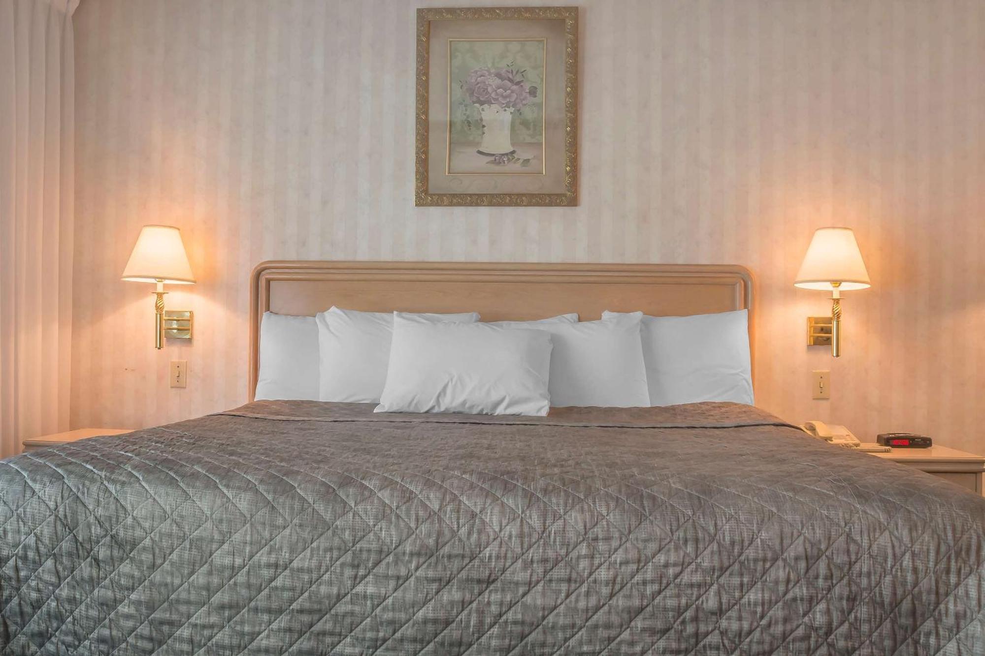 Rodeway Inn Fallsview Ниагарски водопад Екстериор снимка