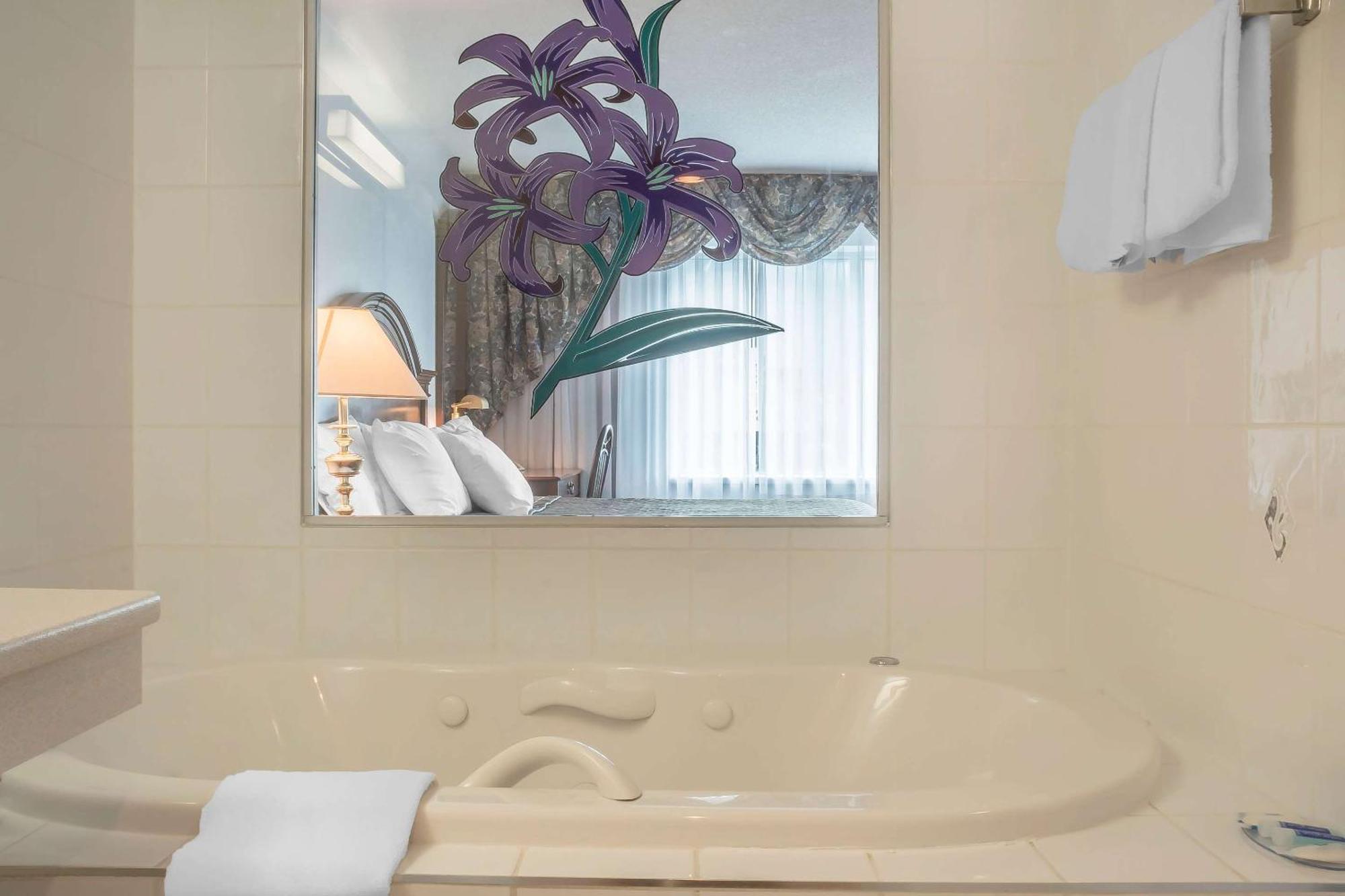 Rodeway Inn Fallsview Ниагарски водопад Екстериор снимка