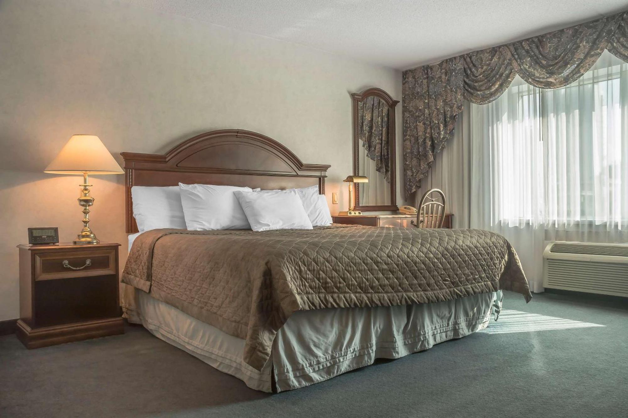 Rodeway Inn Fallsview Ниагарски водопад Екстериор снимка